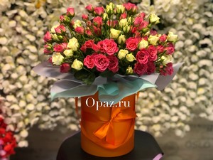 Шляпная коробка оранжевая 25 кустовых роз